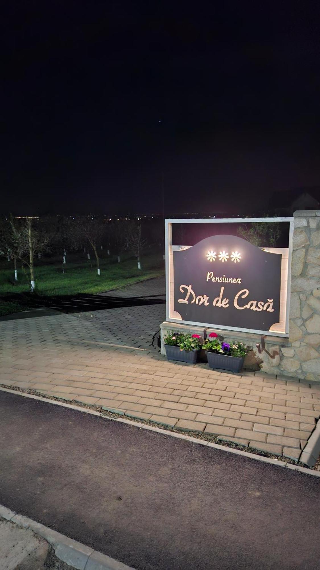 Dor De Casa Hotel Doljesti Bagian luar foto