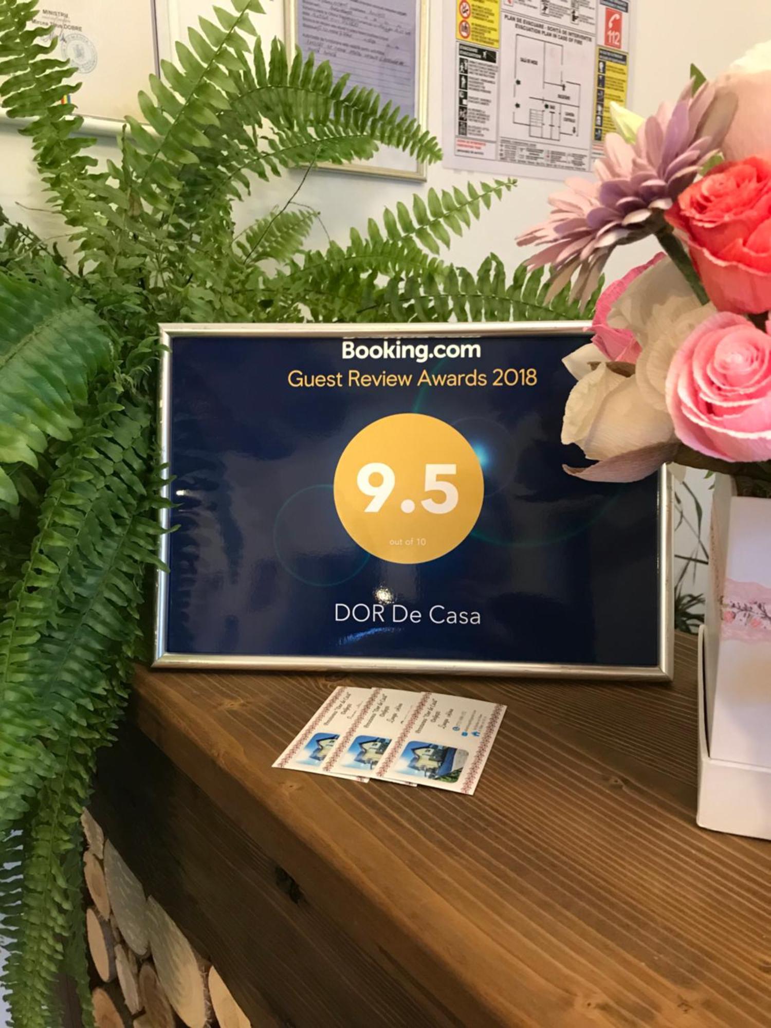 Dor De Casa Hotel Doljesti Bagian luar foto