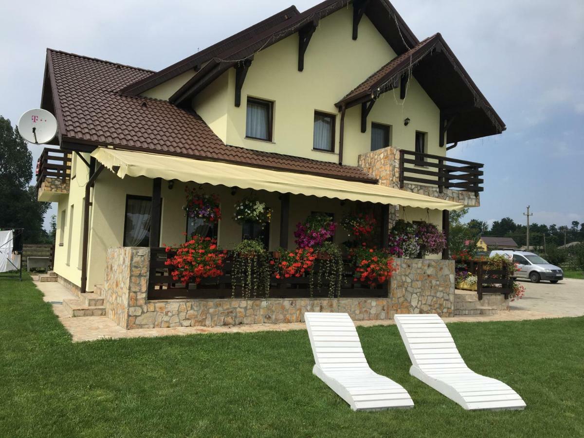 Dor De Casa Hotel Doljesti Bagian luar foto